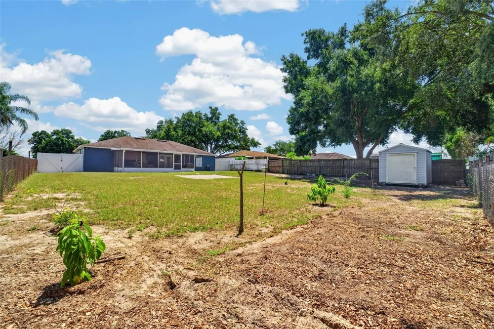125 CHEROKEE DRIVE Auburndale, FL 33823