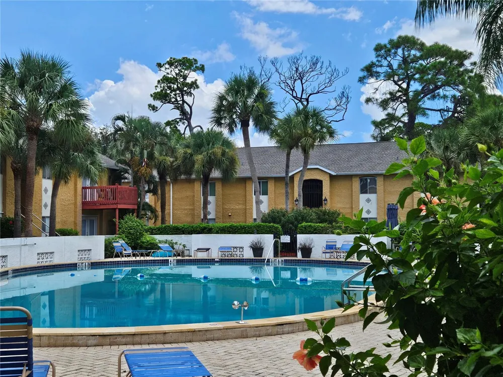 1737 PARAKEET WAY #2 Sarasota, FL 34232