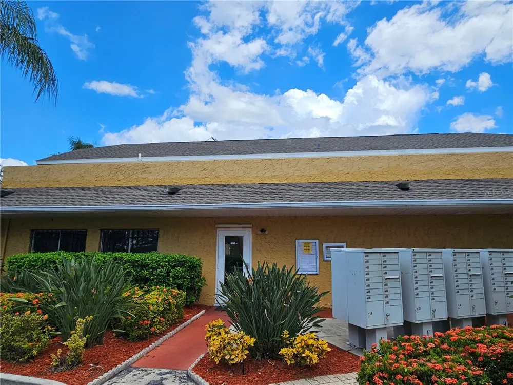 1737 PARAKEET WAY #2 Sarasota, FL 34232