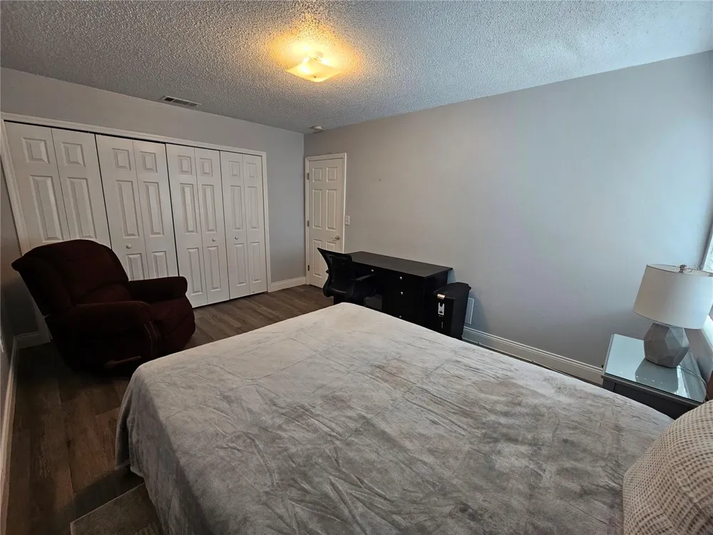 1737 PARAKEET WAY #2 Sarasota, FL 34232