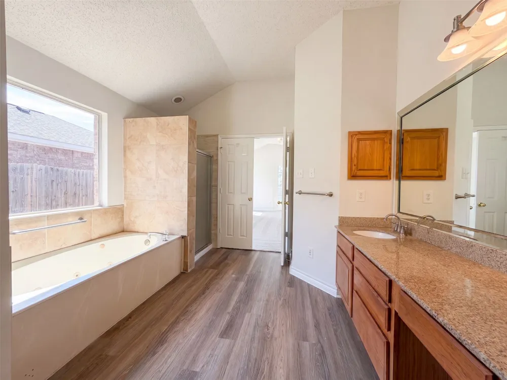 2915 Olympia Drive Grand Prairie, TX 75052