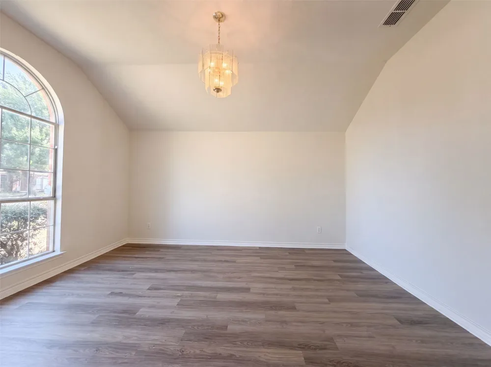 2915 Olympia Drive Grand Prairie, TX 75052