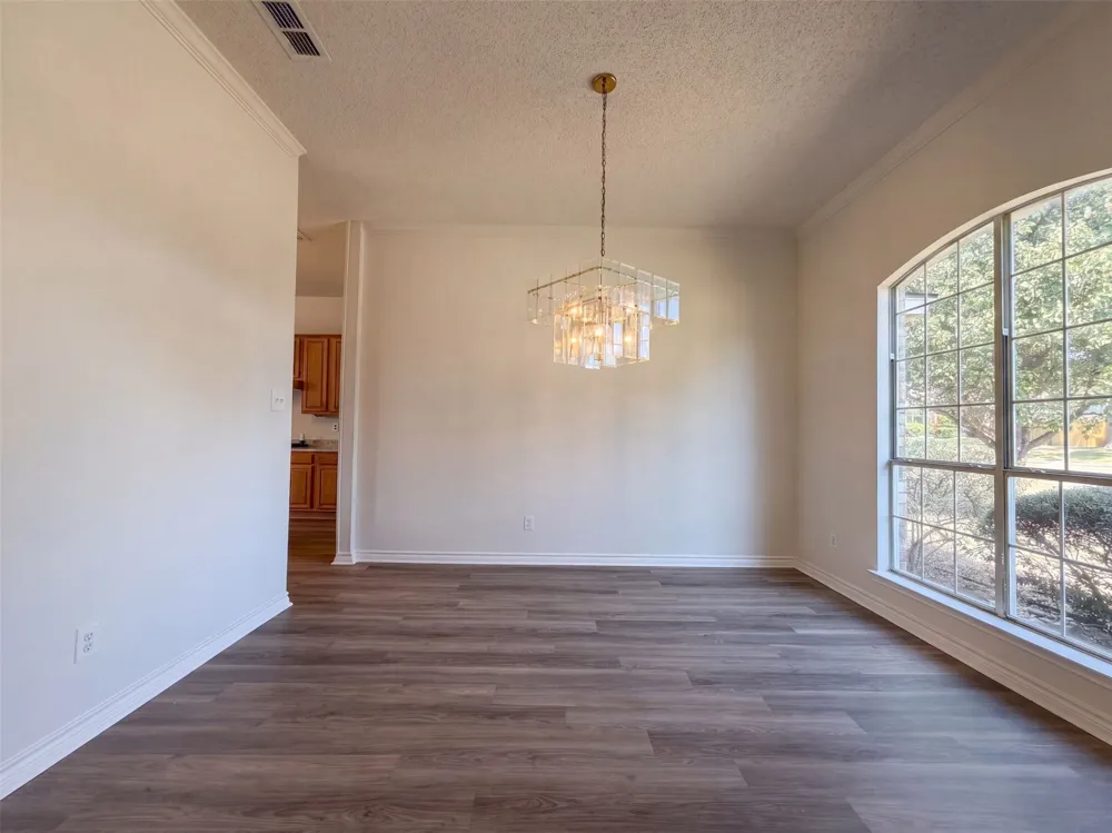 2915 Olympia Drive Grand Prairie, TX 75052