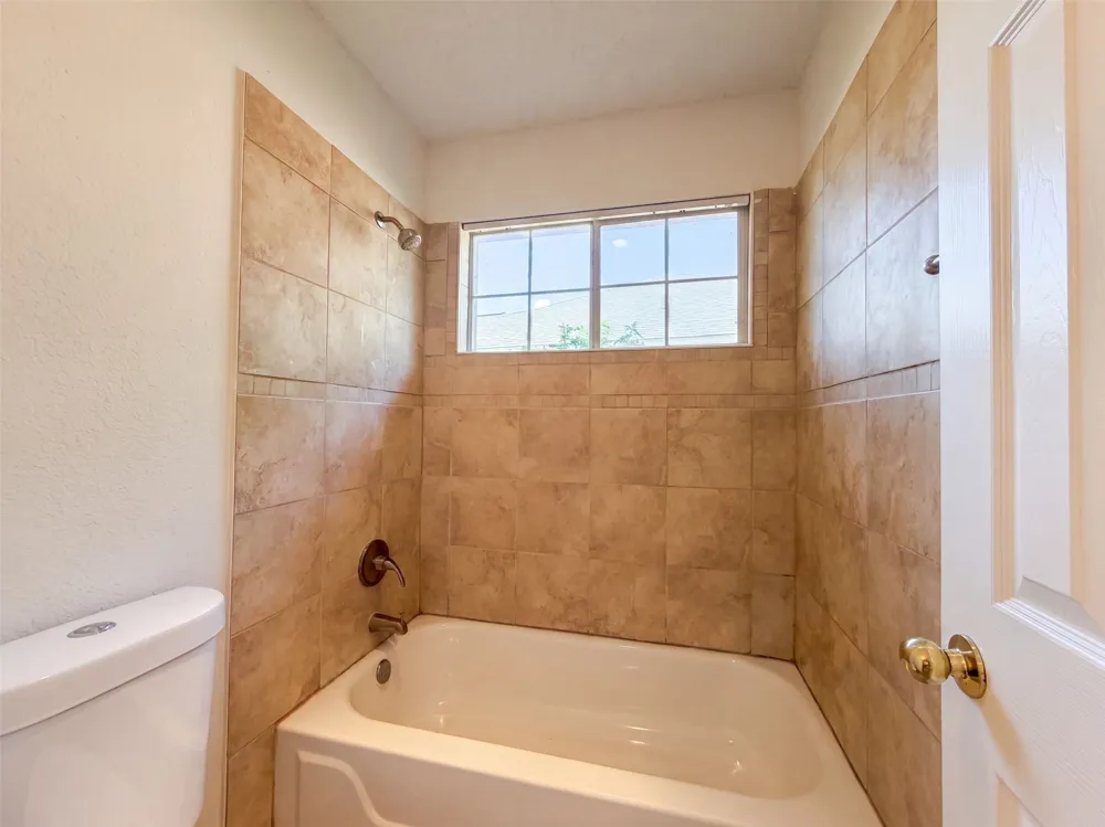2915 Olympia Drive Grand Prairie, TX 75052