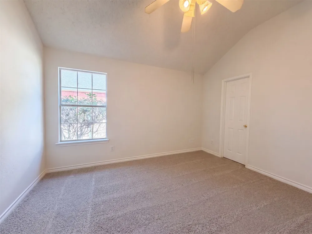 2915 Olympia Drive Grand Prairie, TX 75052