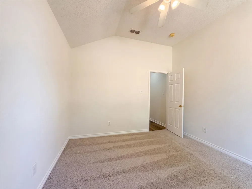 2915 Olympia Drive Grand Prairie, TX 75052