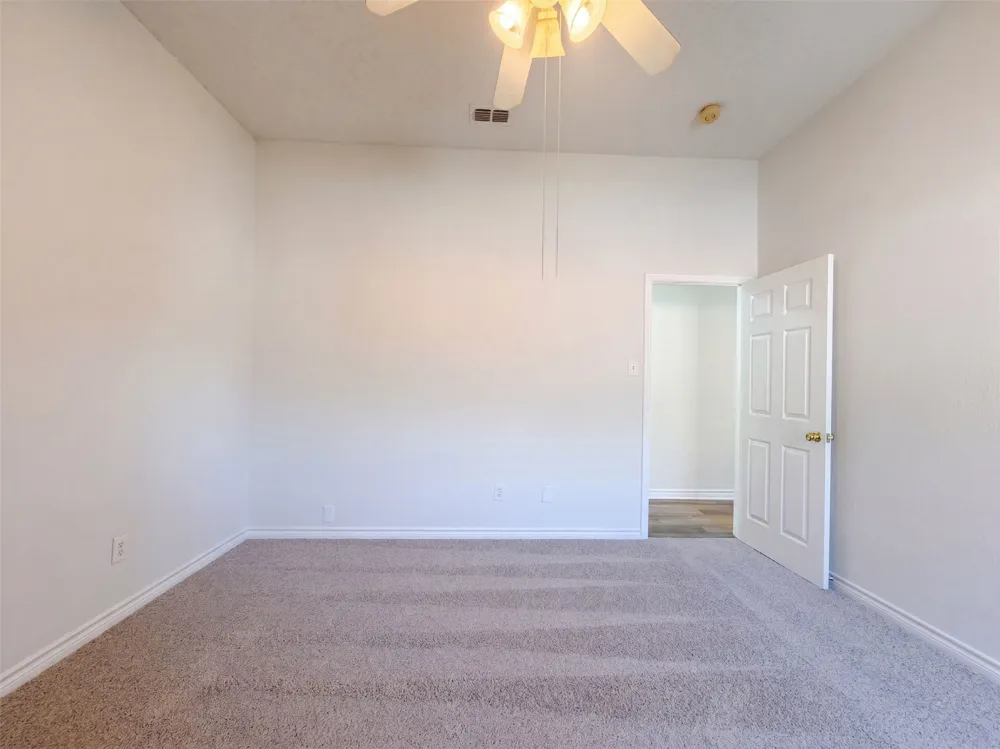2915 Olympia Drive Grand Prairie, TX 75052