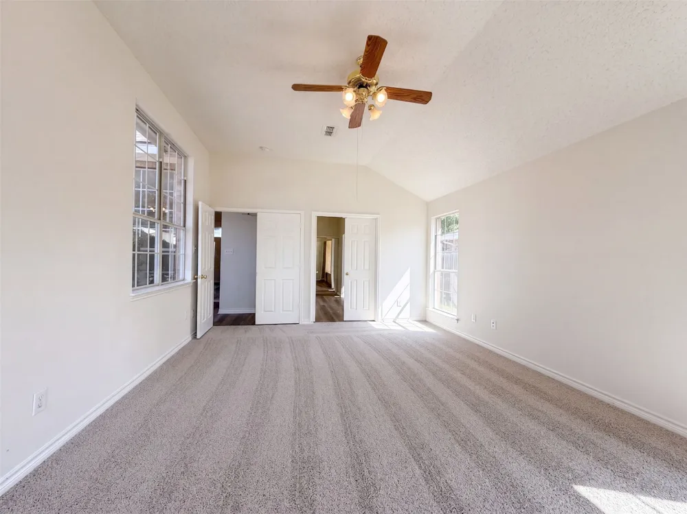 2915 Olympia Drive Grand Prairie, TX 75052