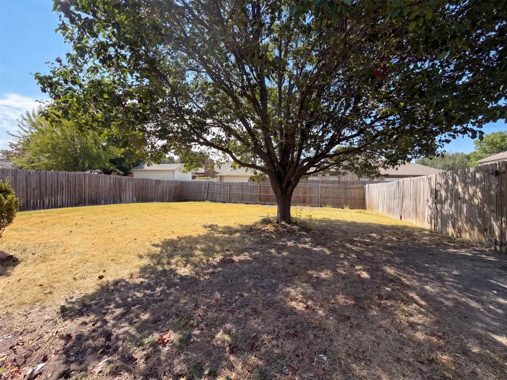 2915 Olympia Drive Grand Prairie, TX 75052