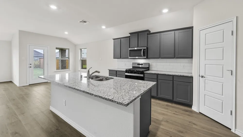 652 Lakepointe Boulevard Lavon, TX 75166