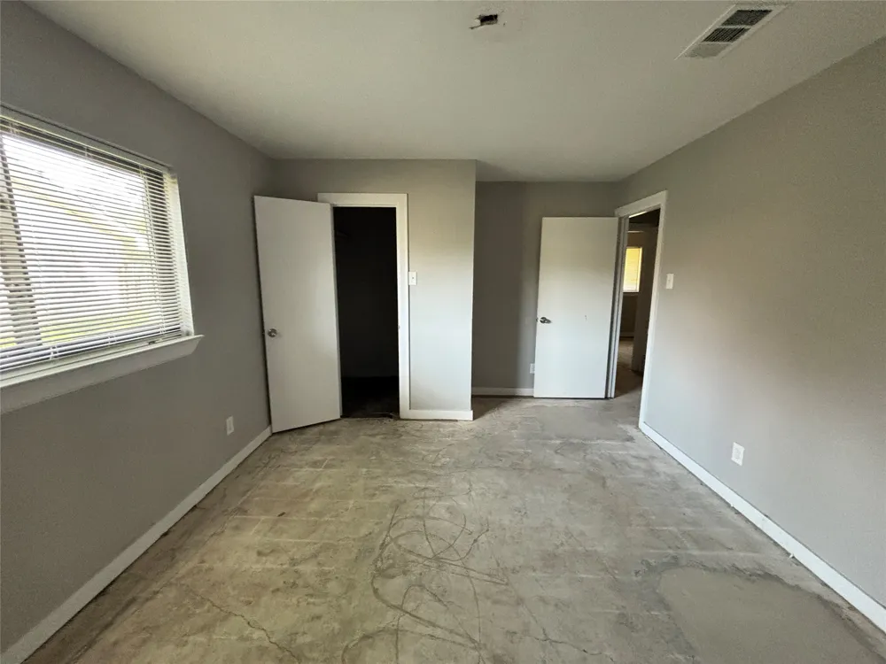 930 Briar Way Garland, TX 75043