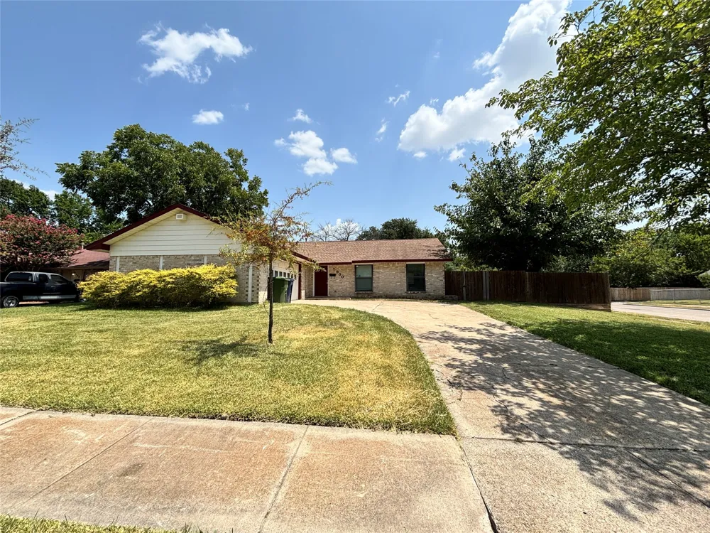 930 Briar Way Garland, TX 75043