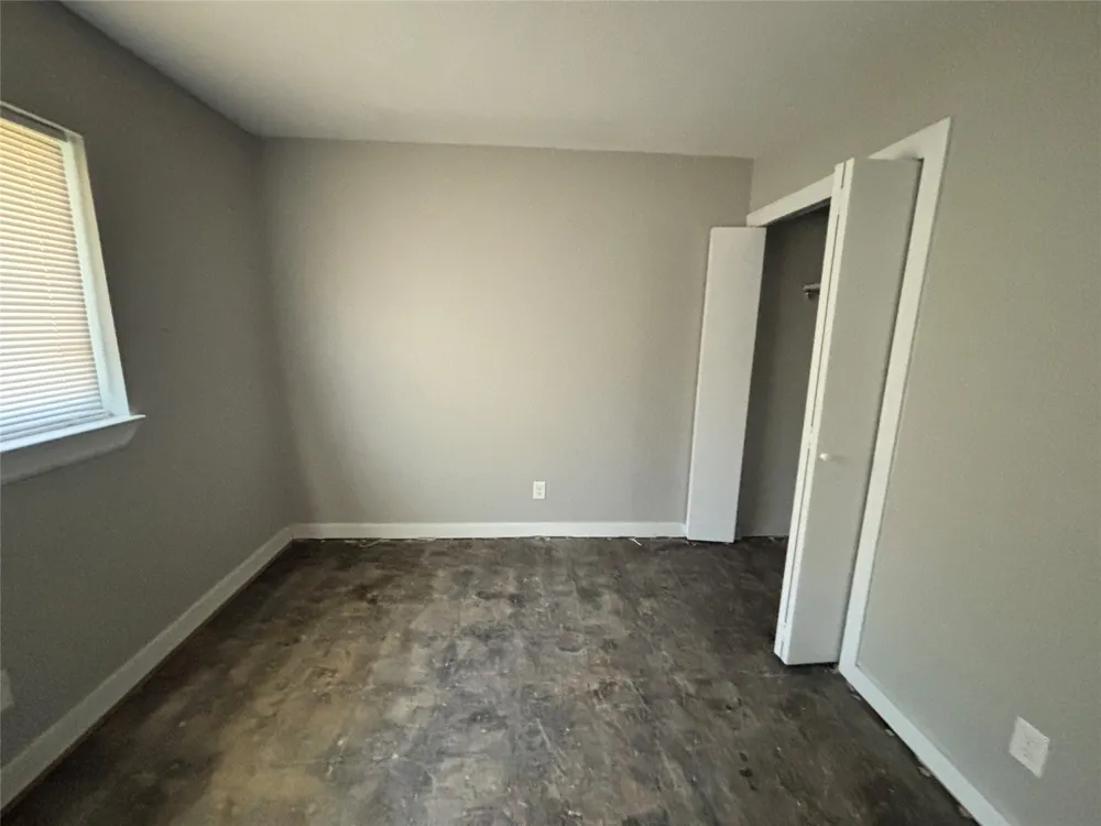 930 Briar Way Garland, TX 75043
