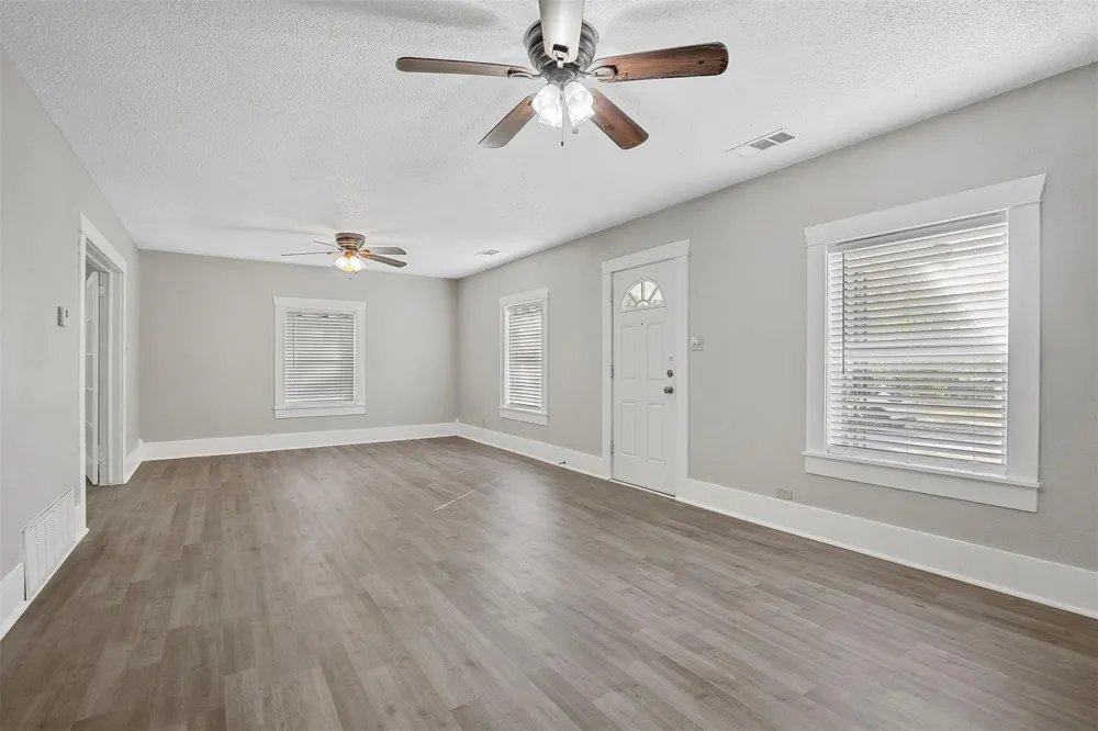 509 E Heron Denison, TX 75021