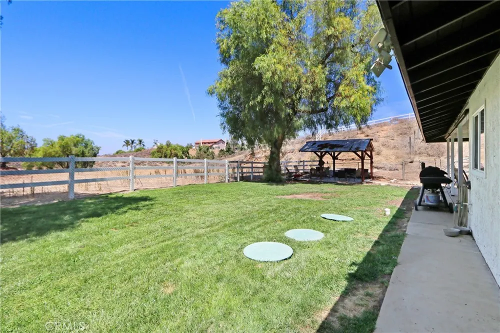 16972 Mockingbird Canyon Riverside, CA 92504