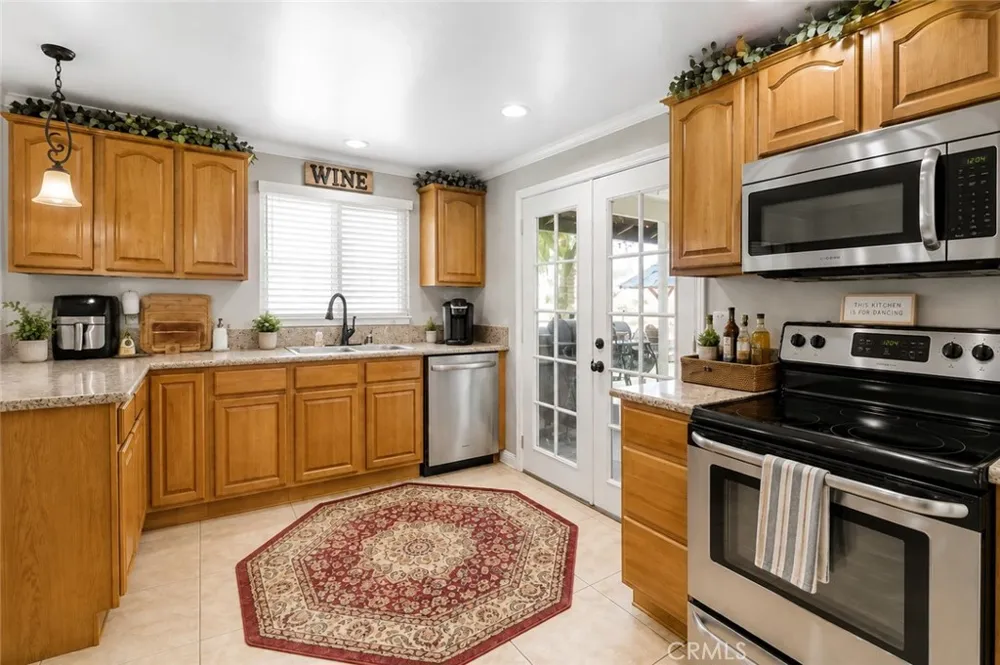 16972 Mockingbird Canyon Riverside, CA 92504