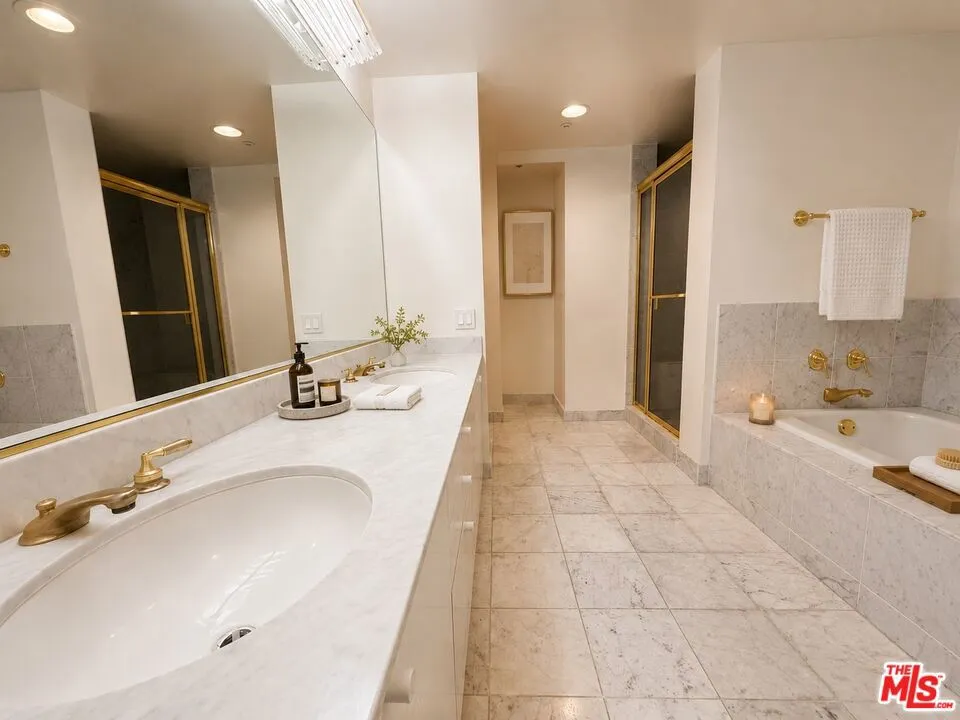 10520 Wilshire Boulevard #701 Los Angeles, CA 90024