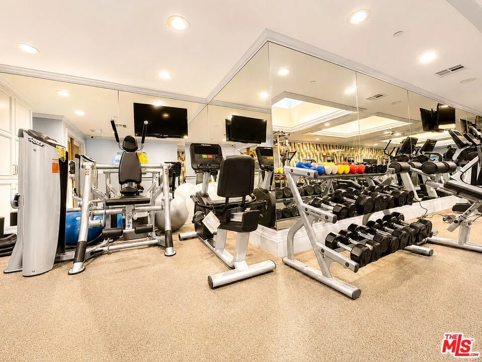 10520 Wilshire Boulevard #701 Los Angeles, CA 90024