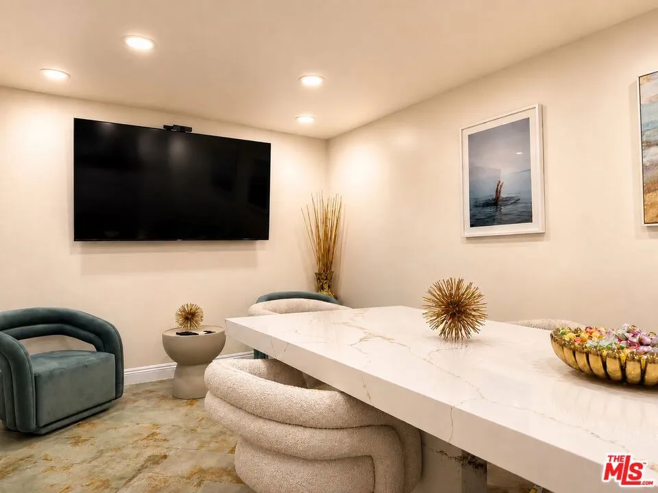 10520 Wilshire Boulevard #701 Los Angeles, CA 90024