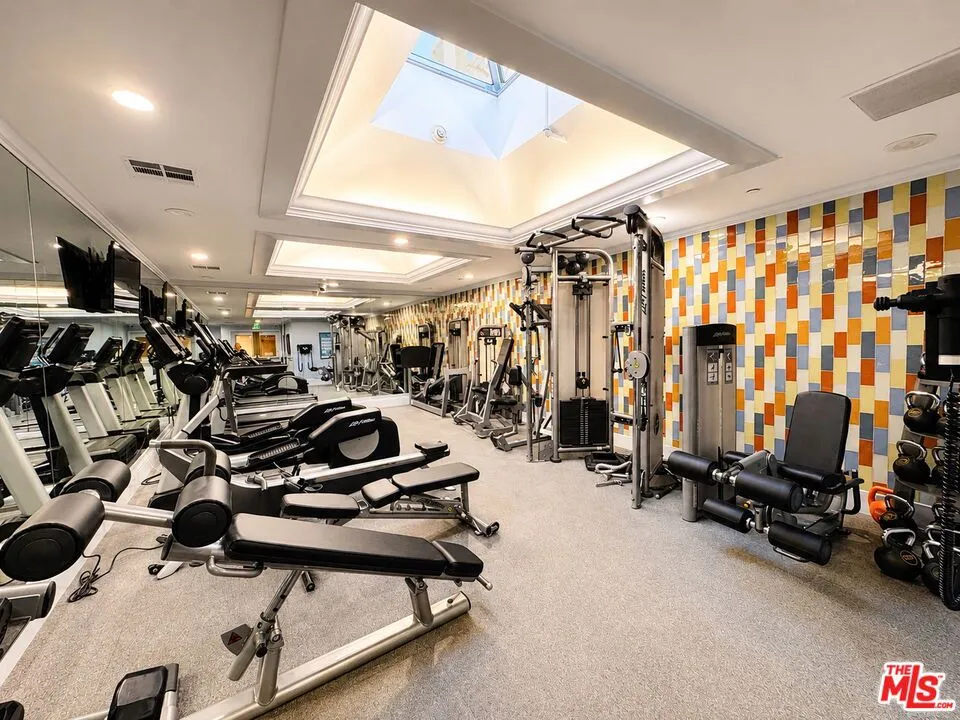 10520 Wilshire Boulevard #701 Los Angeles, CA 90024
