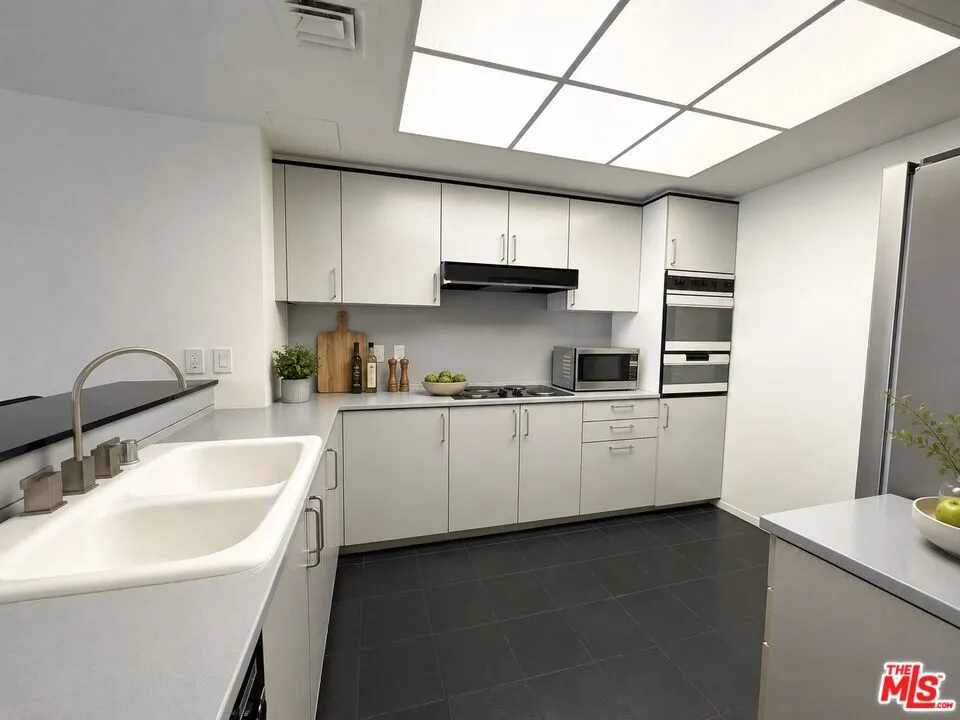 10520 Wilshire Boulevard #701 Los Angeles, CA 90024