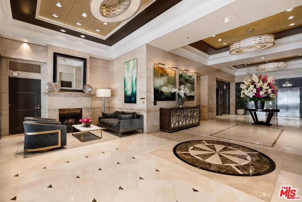 10520 Wilshire Boulevard #701 Los Angeles, CA 90024