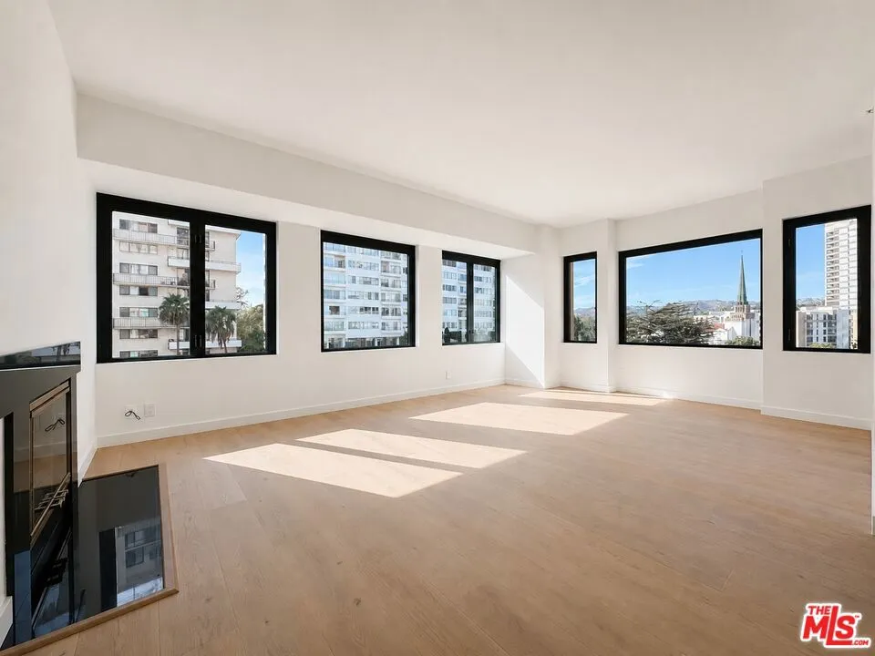 10520 Wilshire Boulevard #701 Los Angeles, CA 90024