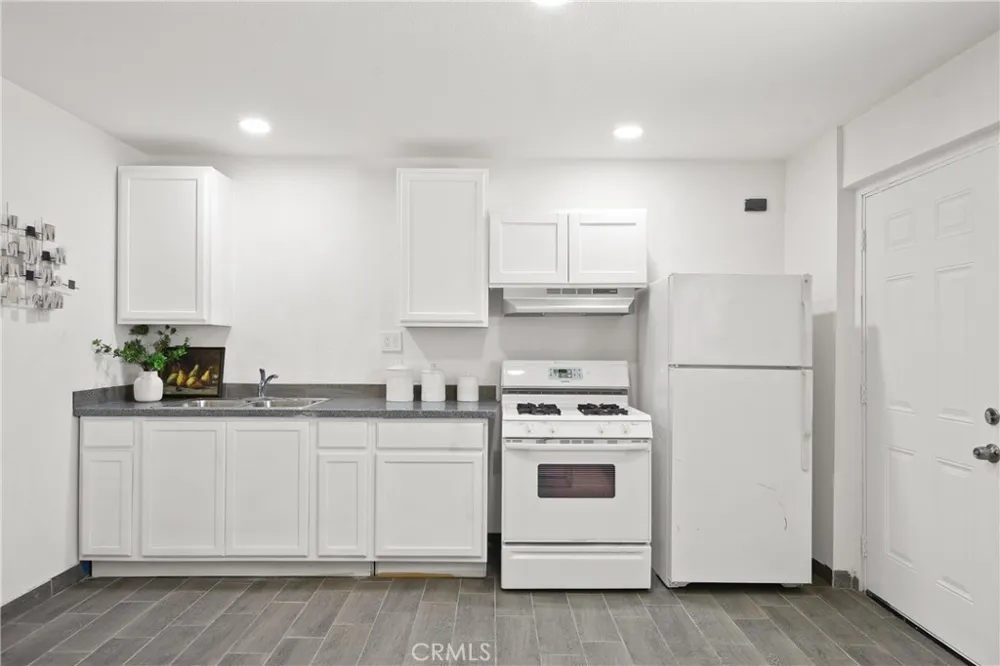 3008 Arrowhead #B San Bernardino, CA 92405