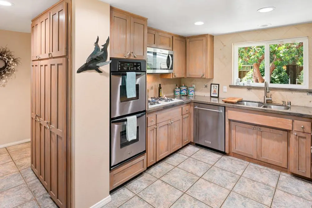 2140 Alta Vista Drive Vista, CA 92084