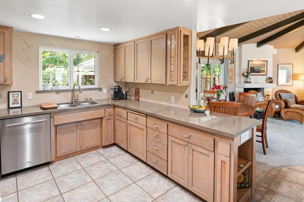 2140 Alta Vista Drive Vista, CA 92084