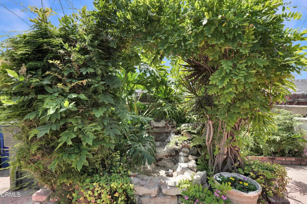 11351 Azahar Street Ventura, CA 93004