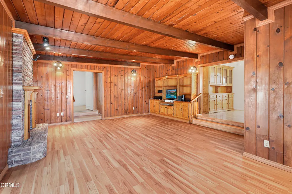 11351 Azahar Street Ventura, CA 93004