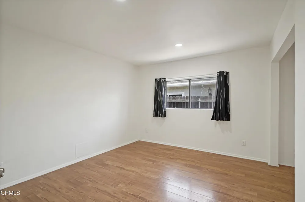 11351 Azahar Street Ventura, CA 93004