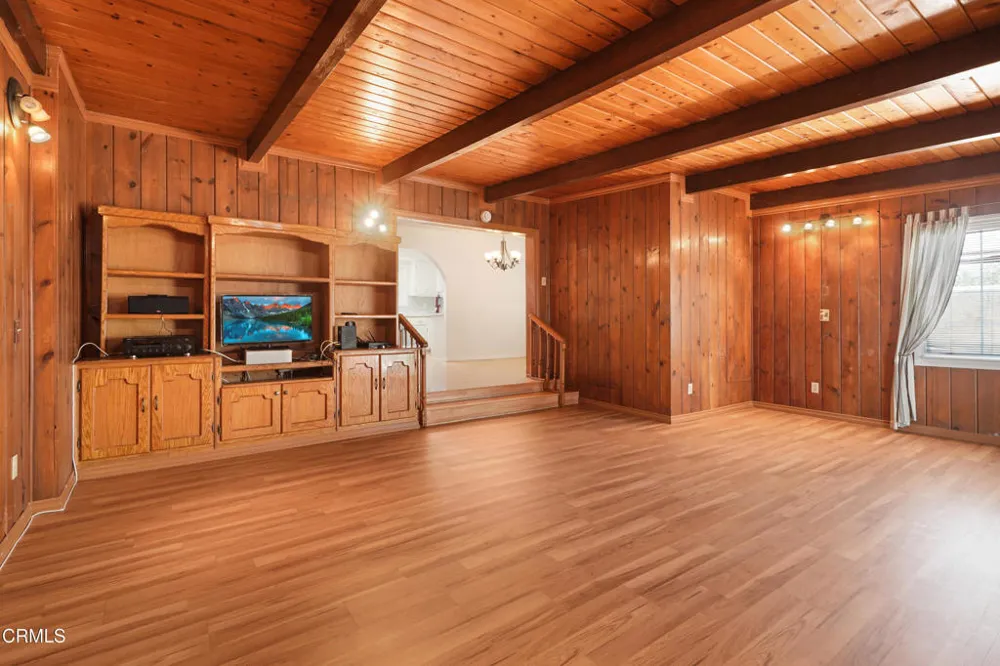 11351 Azahar Street Ventura, CA 93004