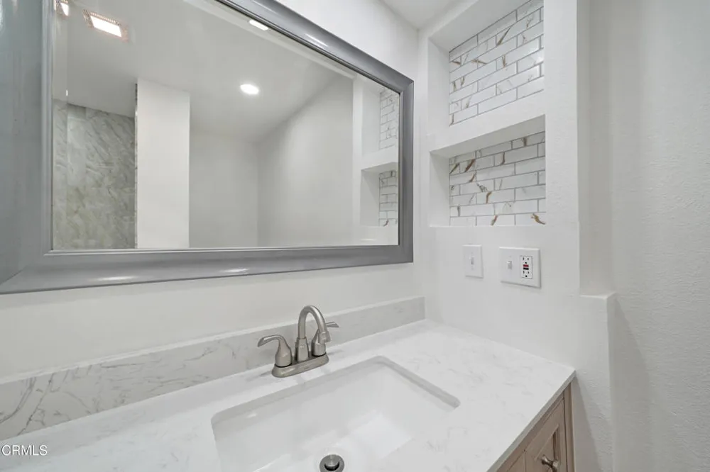 11351 Azahar Street Ventura, CA 93004