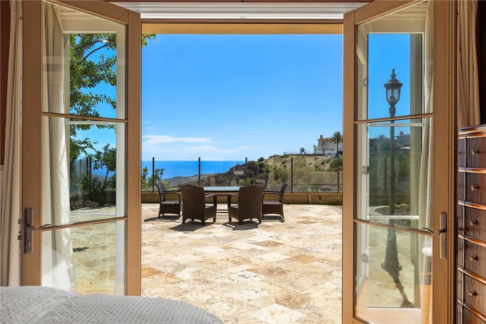 27 Pacific Mist Newport Coast, CA 92657