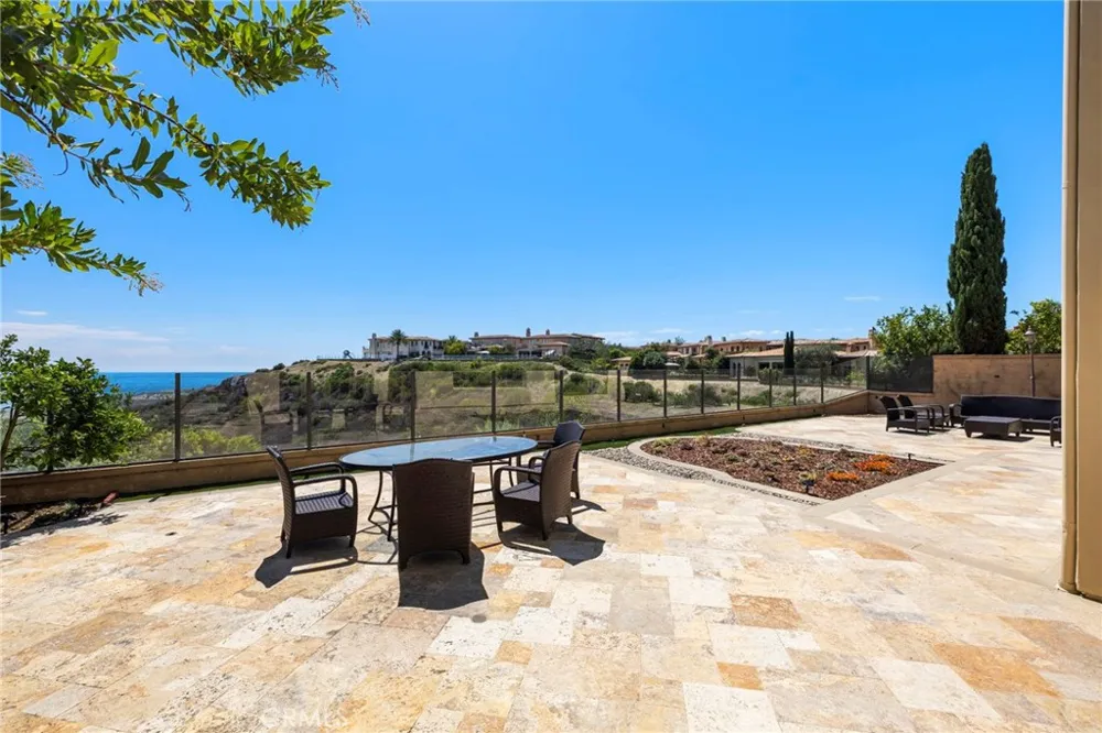 27 Pacific Mist Newport Coast, CA 92657