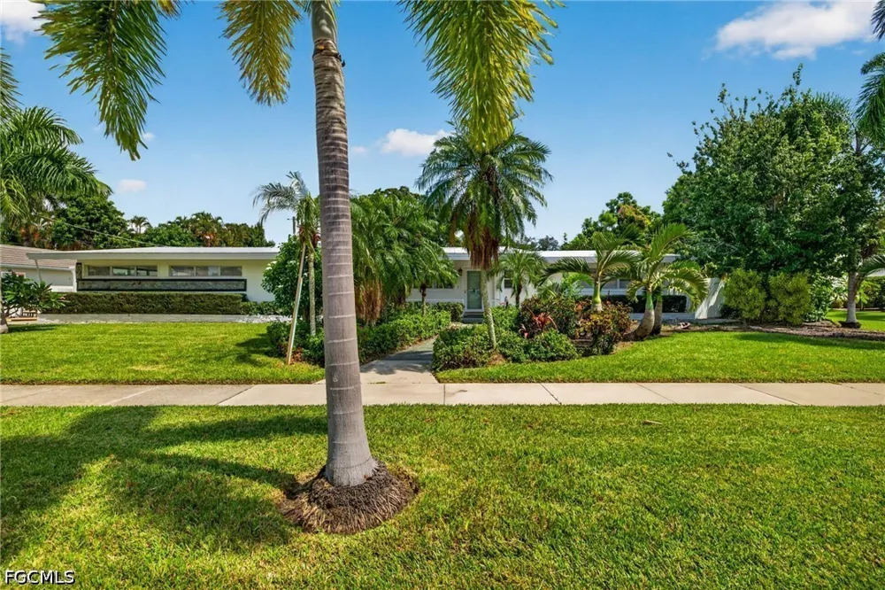 Almeria Avenue Fort Myers, FL 33901