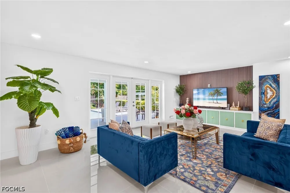 Almeria Avenue Fort Myers, FL 33901