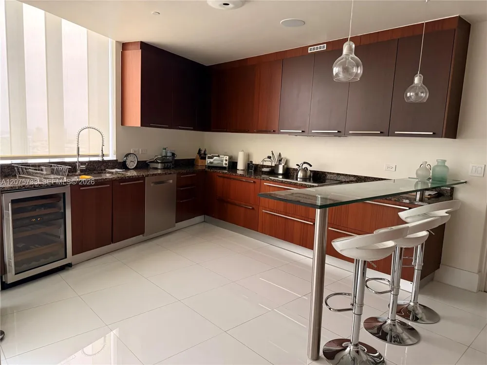 16001 SW Collins Ave #2406 Sunny Isles Beach, FL 33160