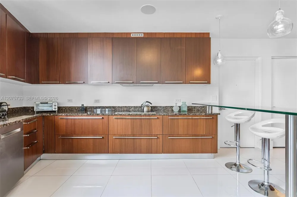 16001 SW Collins Ave #2406 Sunny Isles Beach, FL 33160