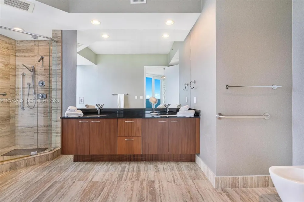 16001 SW Collins Ave #2406 Sunny Isles Beach, FL 33160