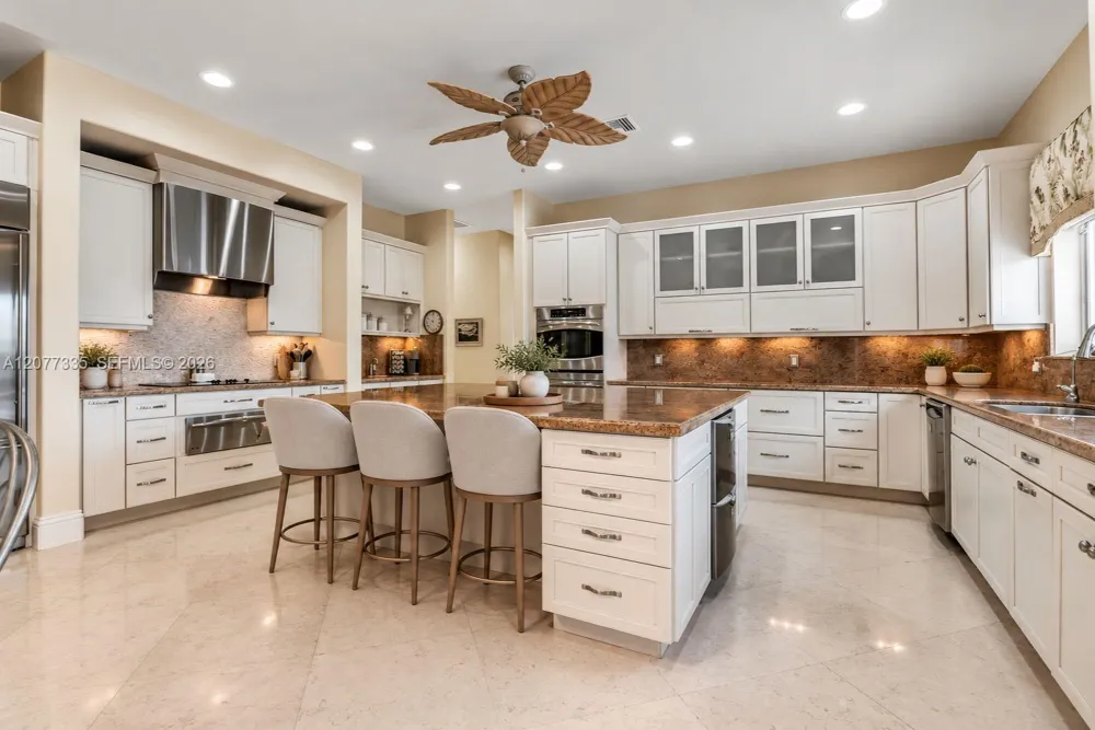 2820 NE 44th St Lighthouse Point, FL 33064