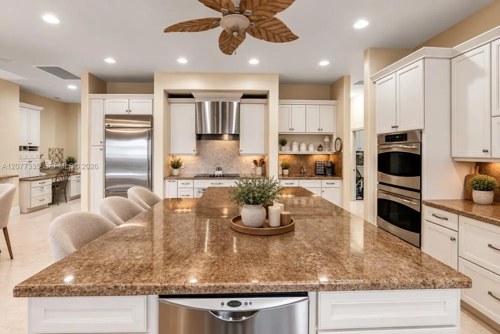 2820 NE 44th St Lighthouse Point, FL 33064