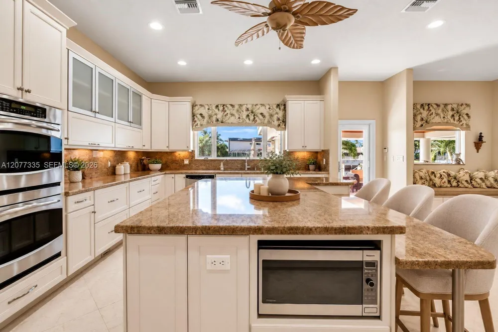 2820 NE 44th St Lighthouse Point, FL 33064