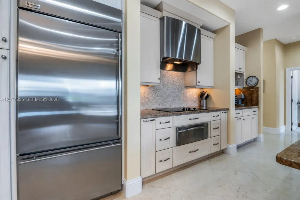 2820 NE 44th St Lighthouse Point, FL 33064
