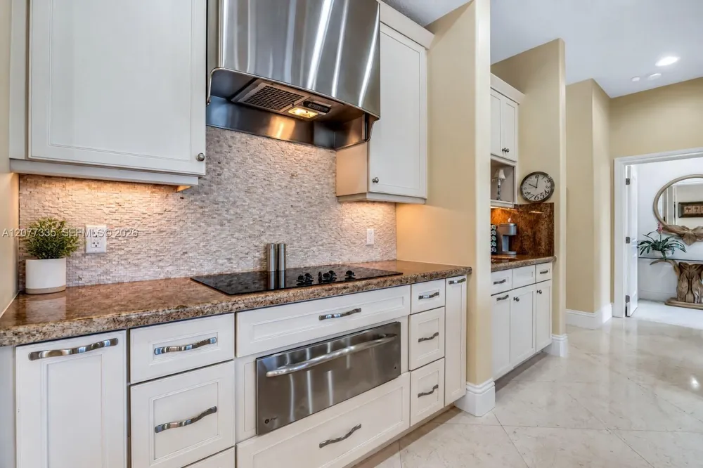 2820 NE 44th St Lighthouse Point, FL 33064