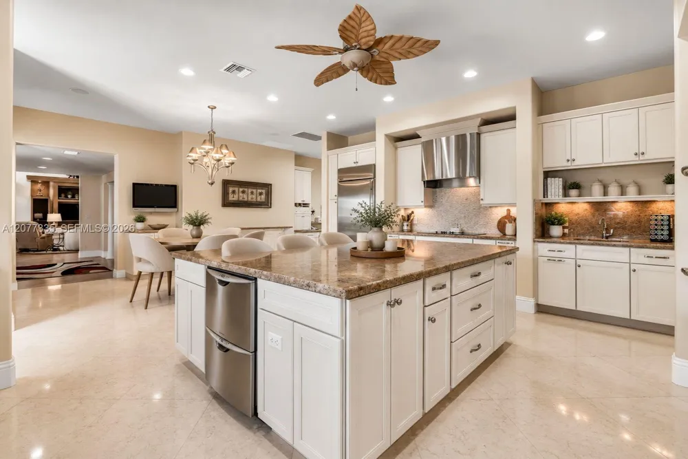 2820 NE 44th St Lighthouse Point, FL 33064