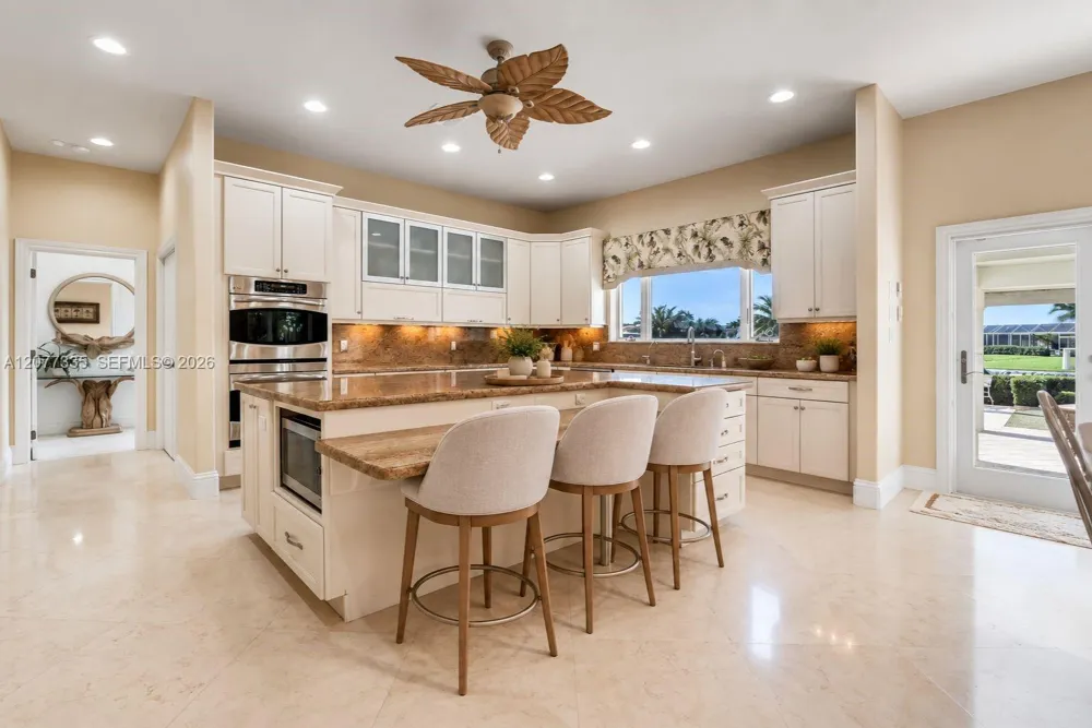 2820 NE 44th St Lighthouse Point, FL 33064