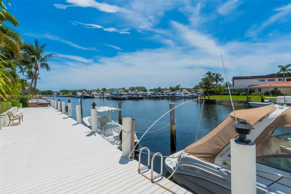 2820 NE 44th St Lighthouse Point, FL 33064